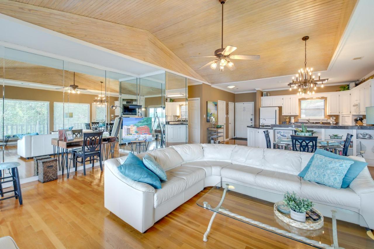 Spacious Hot Springs Penthouse Stunning Lake View Exterior photo